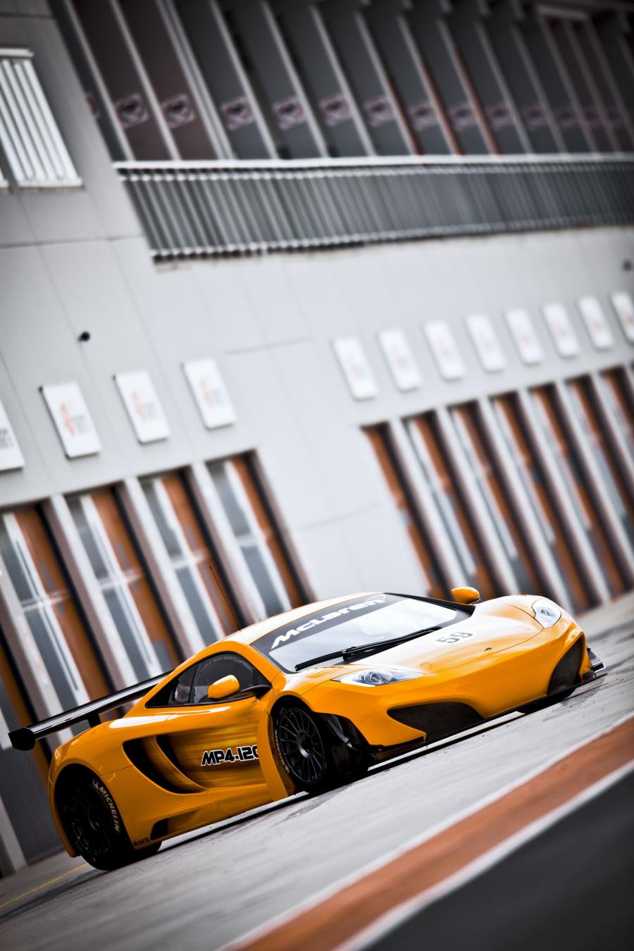  McLaren MP4-12C GT3 2011 года  (фото 15 из 107)